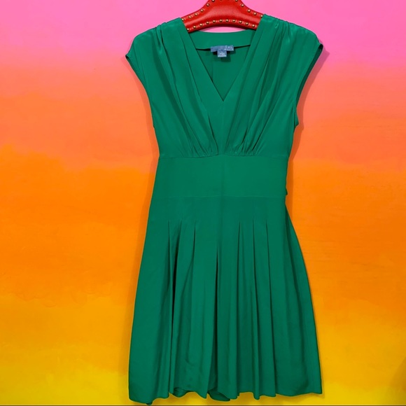 Anthropologie Dresses & Skirts - lil by anthro • emerald green silk shift dress s